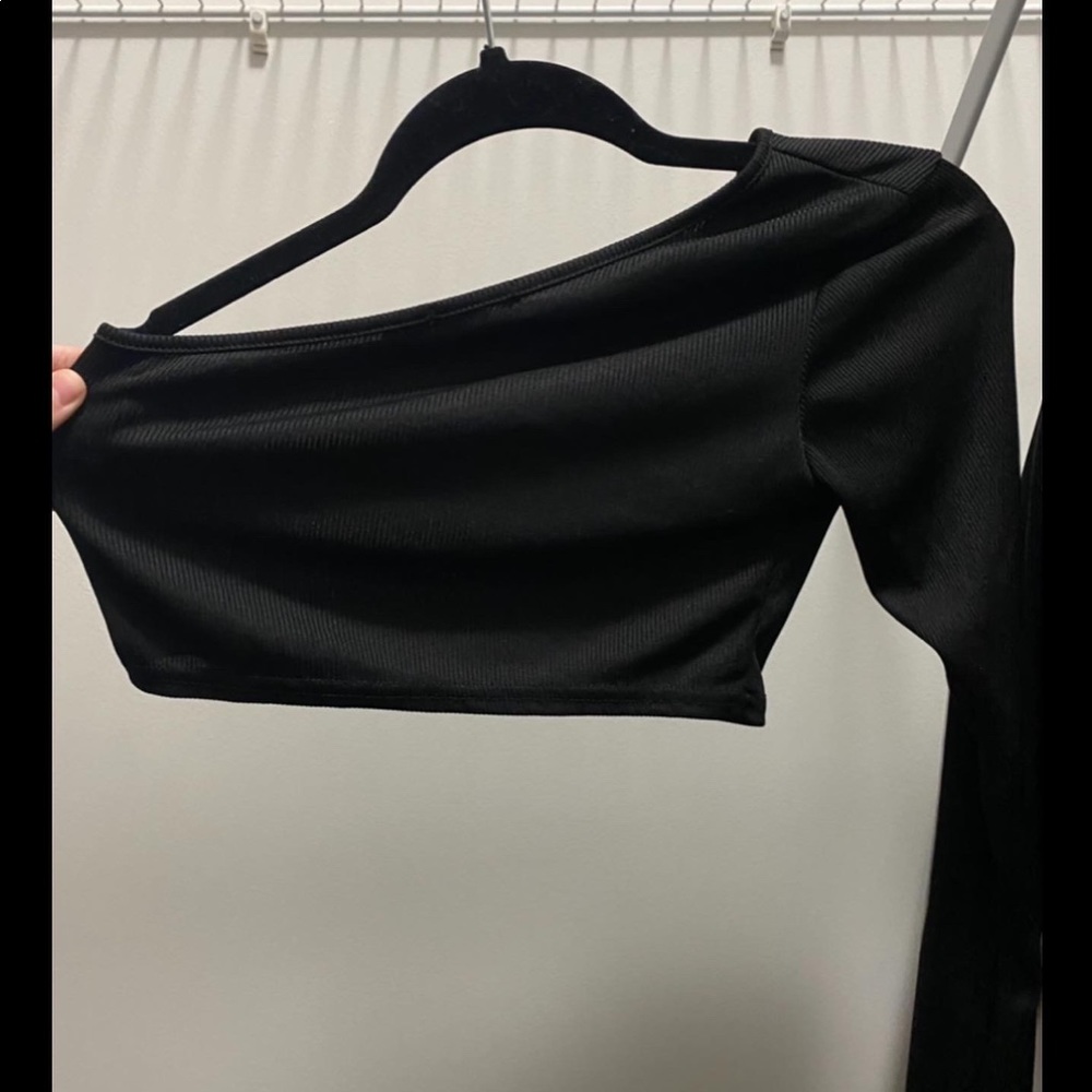 Black Ribbed One Shoulder Top - Picture 2 of 2